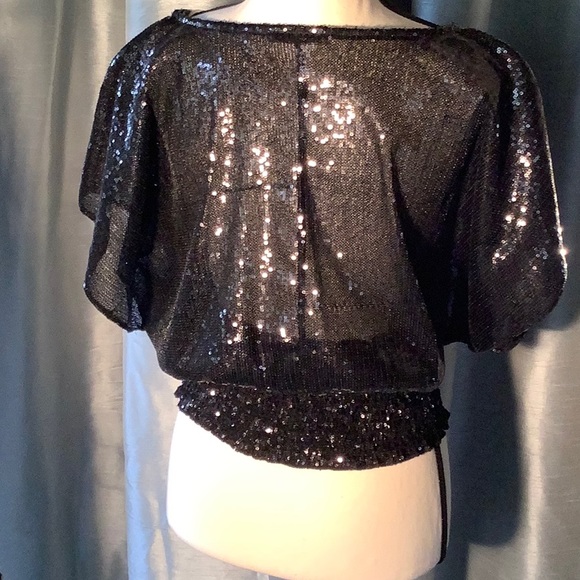 Arden B Size XS sheer sequin top in Black - Picture 4 of 7